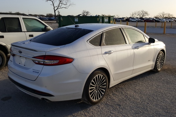 фото Ford Fusion TITANIUM/PLATINUM HEV