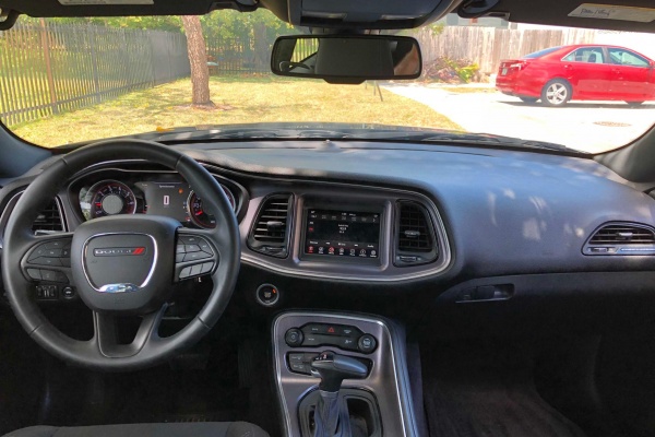 фото Dodge CHALLENGER SXT