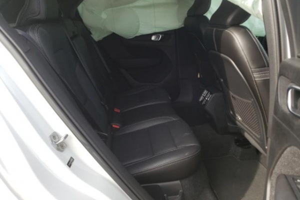 фото Volvo XC40 T5 MOMENTUM