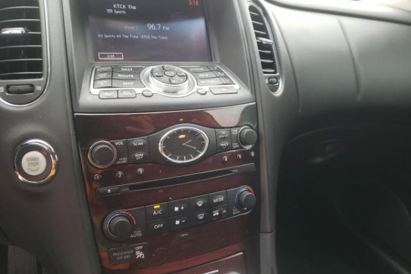 фото Infiniti QX50