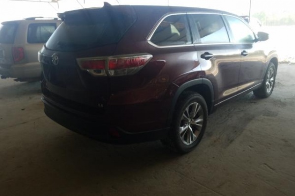 фото Toyota HIGHLANDER HYBRID LE