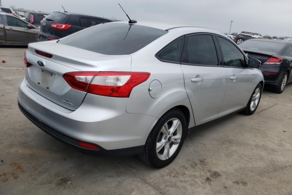 фото Ford Focus SE