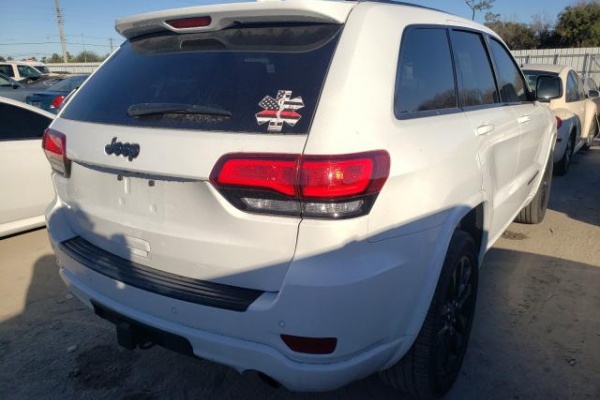 фото jeep  GRAND CHEROKEE LAREDO