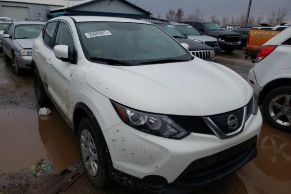 фото Nissan ROGUE SPORT S