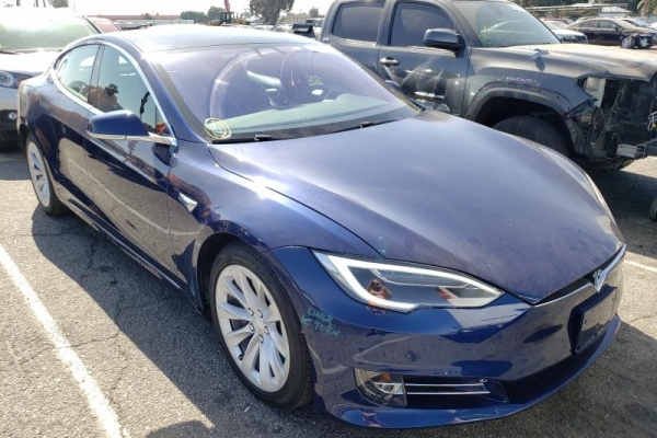 фото Tesla MODEL S