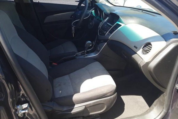 фото Chevrolet Cruze LS