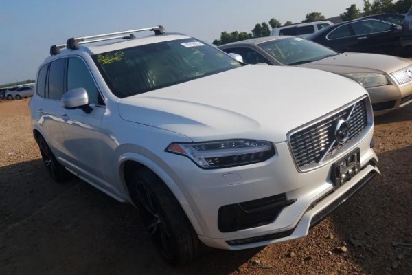 фото Volvo XC90 T6