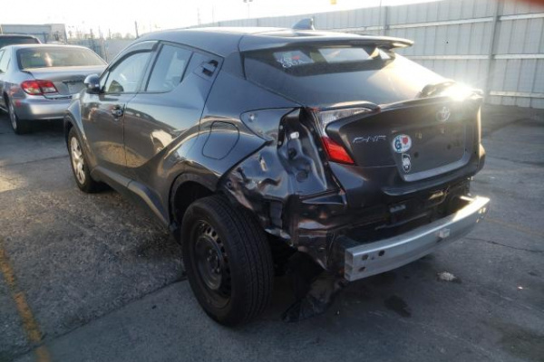 фото TOYOTA C-HR XLE