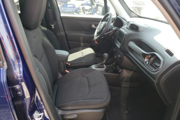 фото JEEP RENEGADE LATITUDE