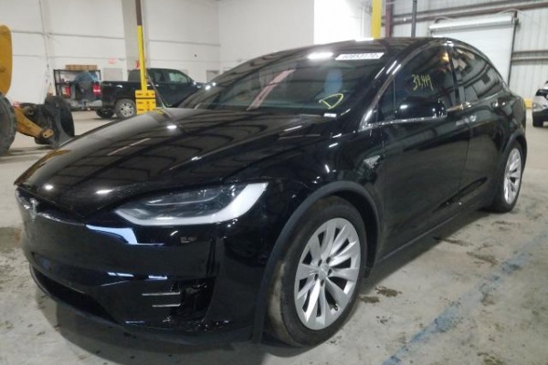 фото Tesla MODEL X