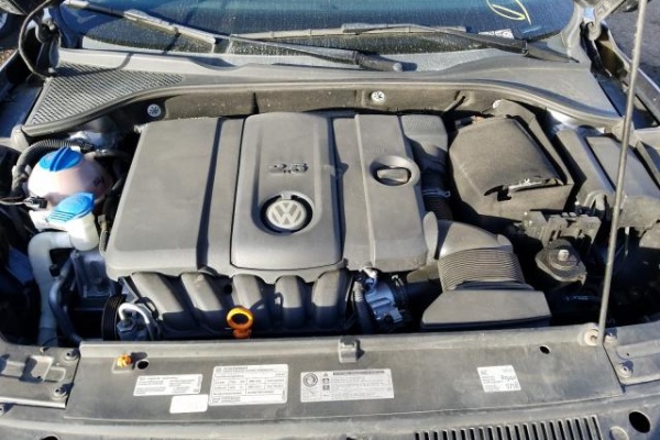 фото Volkswagen Passat SE