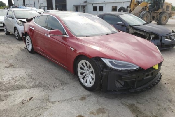 фото Tesla MODEL S