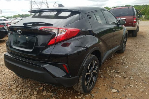 фото TOYOTA C-HR XLE