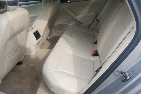 фото Volkswagen Passat SE