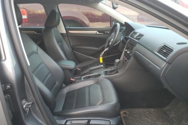 фото Volkswagen Passat SE