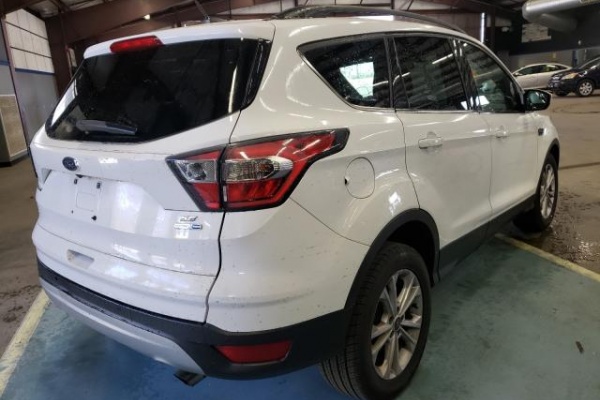 фото Ford Escape SE