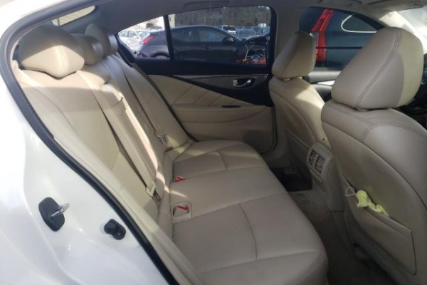 фото Infiniti Q50 BASE