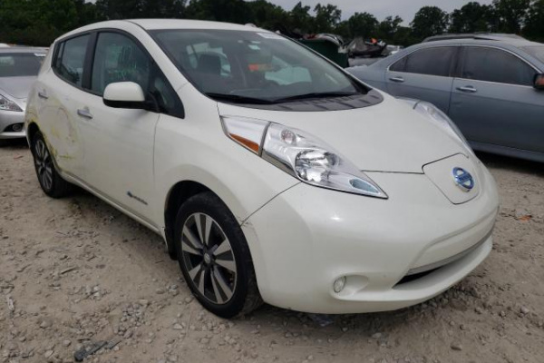 фото NISSAN LEAF