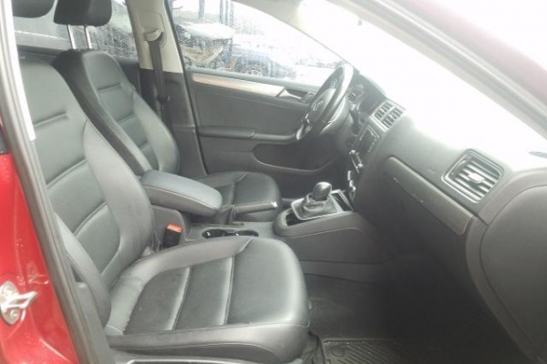 фото Volkswagen Jetta SE