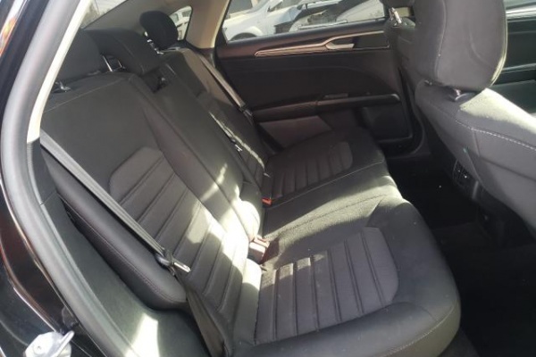 фото Ford Fusion SE