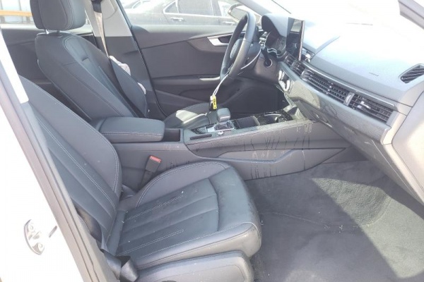 фото Audi A4 Premium