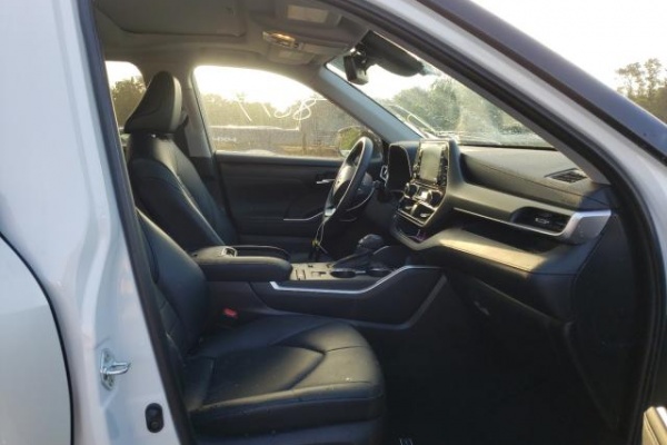 фото Toyota HIGHLANDER XLE