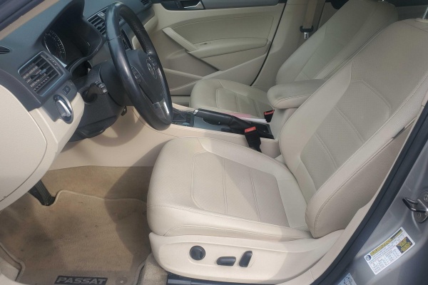 фото Volkswagen Passat SE