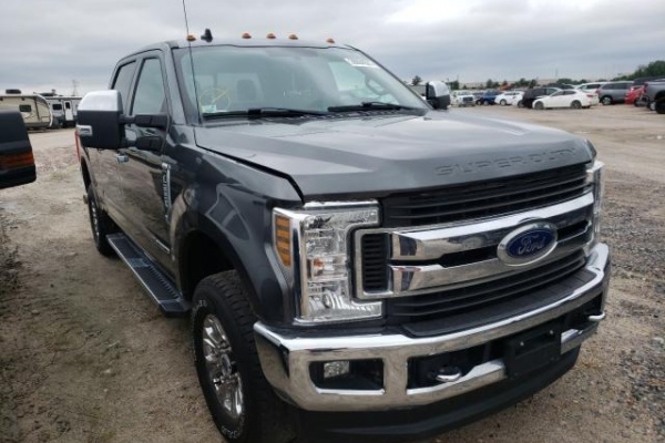 фото Ford F-150 SUPER DUTY