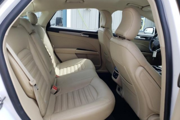 фото Ford Fusion SE