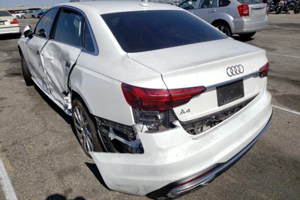 фото Audi A4 Premium