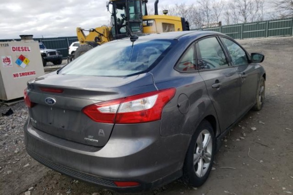 фото Ford Focus SE