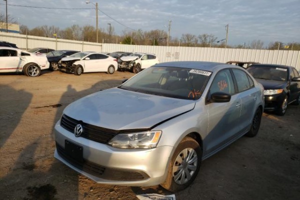 фото Volkswagen Jetta BASE