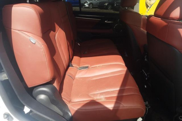 фото LEXUS LX 570