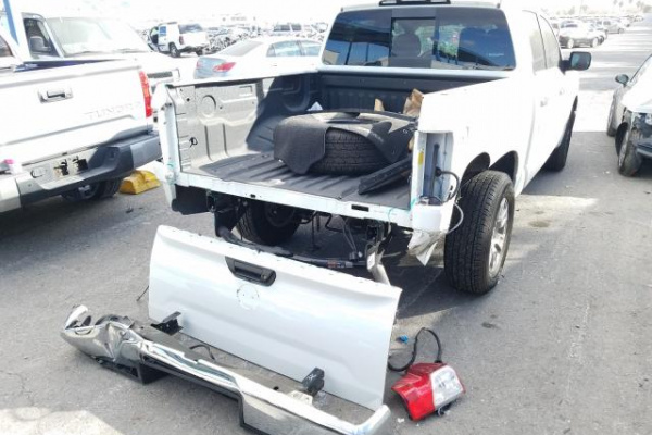 фото NISSAN TITAN