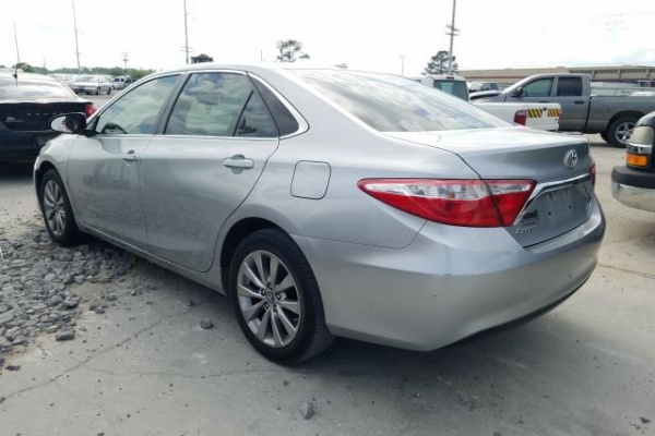 фото Toyota Camry LE