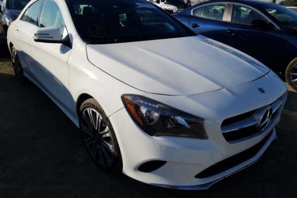 фото Mersedes-Benz GLA 250