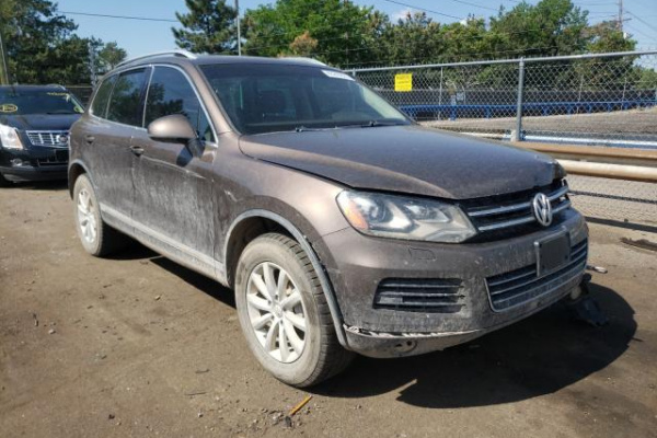 фото VOLKSWAGEN TOUAREG