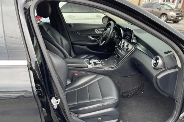 фото Mercedes-Benz C 300 4MATIC