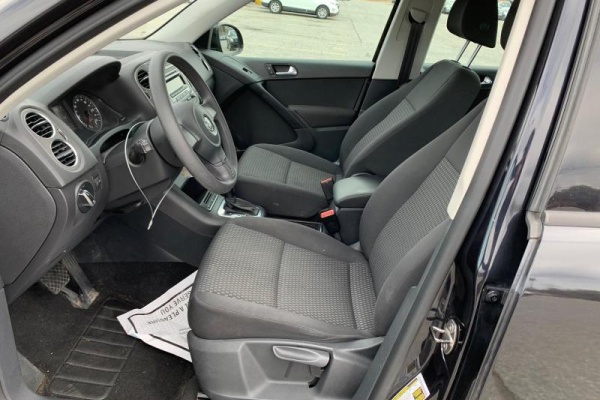 фото Volkswagen Tiguan S