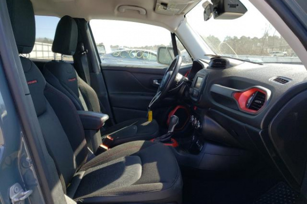 фото JEEP RENEGADE TRAILHAWK