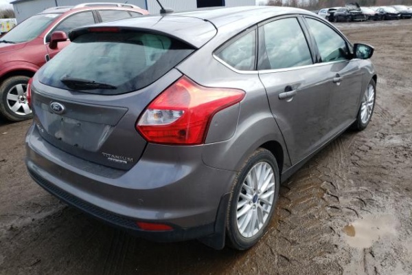 фото Ford Focus TITANIUM