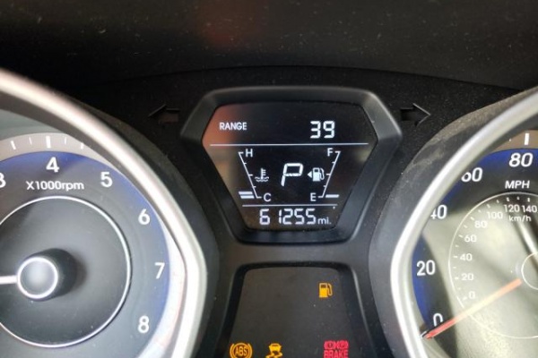 фото Hyundai Elantra SE