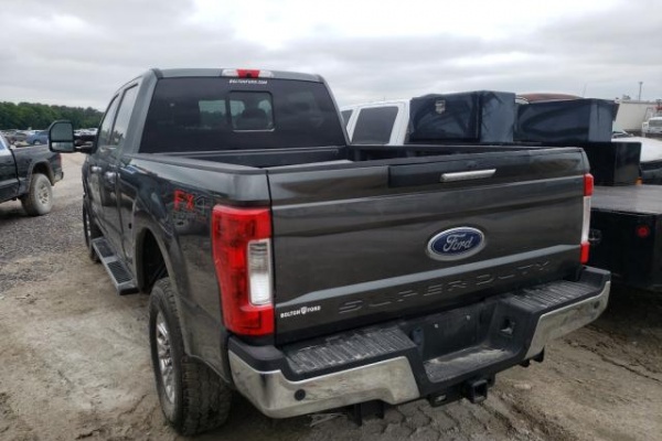 фото Ford F-150 SUPER DUTY