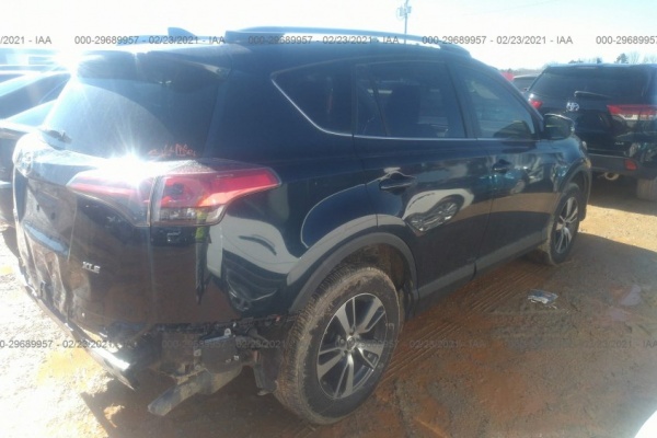 фото Toyota RAV4 XLE