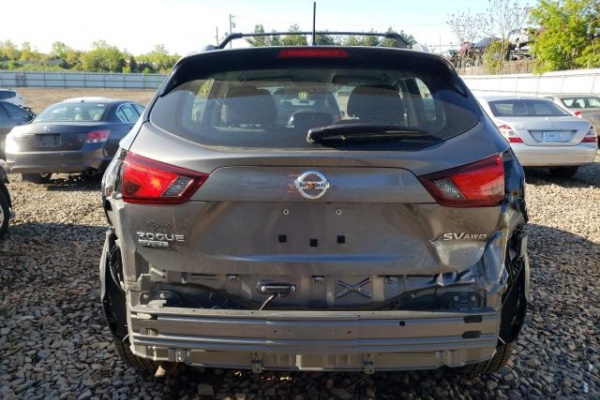 фото Nissan ROGUE SPORT S