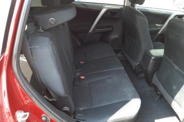 фото Toyota RAV4 LE