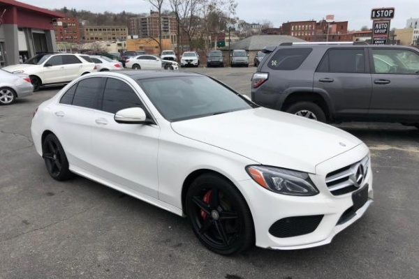 фото Mercedes-Benz C 300 4MATIC