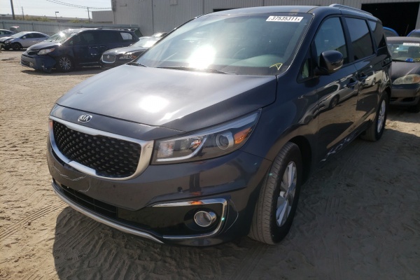фото Kia Sedona LX