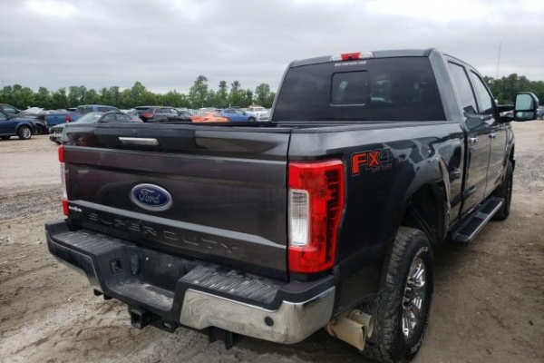 фото Ford F-150 SUPER DUTY