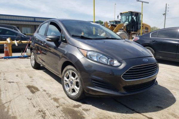 фото Ford Fiesta SE